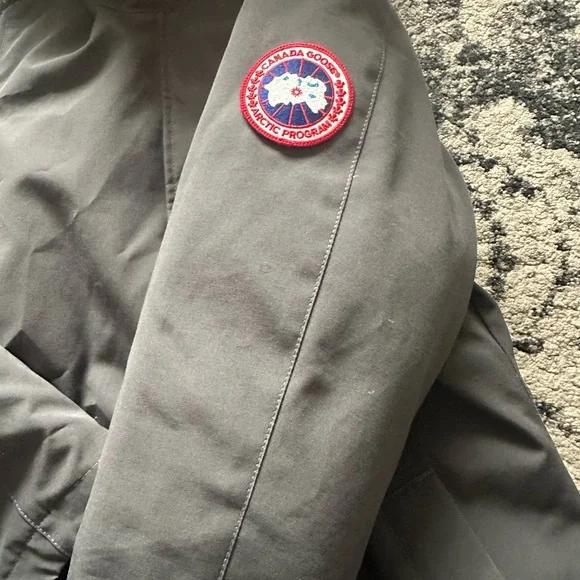 Canada Goose Women's Gray Ski Jacket with Fur Hood - Picture 3 of 16